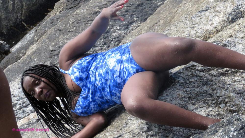 24P South Africa - Girls posing 04