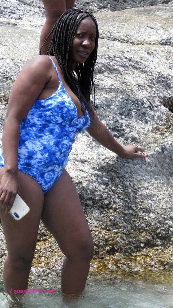 24P South Africa - Girls posing 04