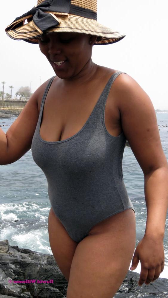 22P South Africa - Girls posing 02