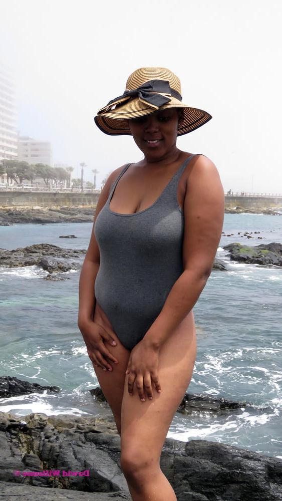22P South Africa - Girls posing 02