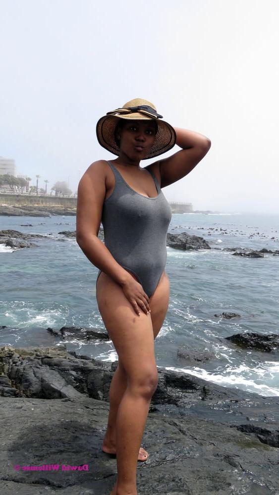 22P South Africa - Girls posing 02