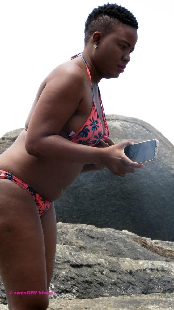 25P South Africa - Girls Posing 05