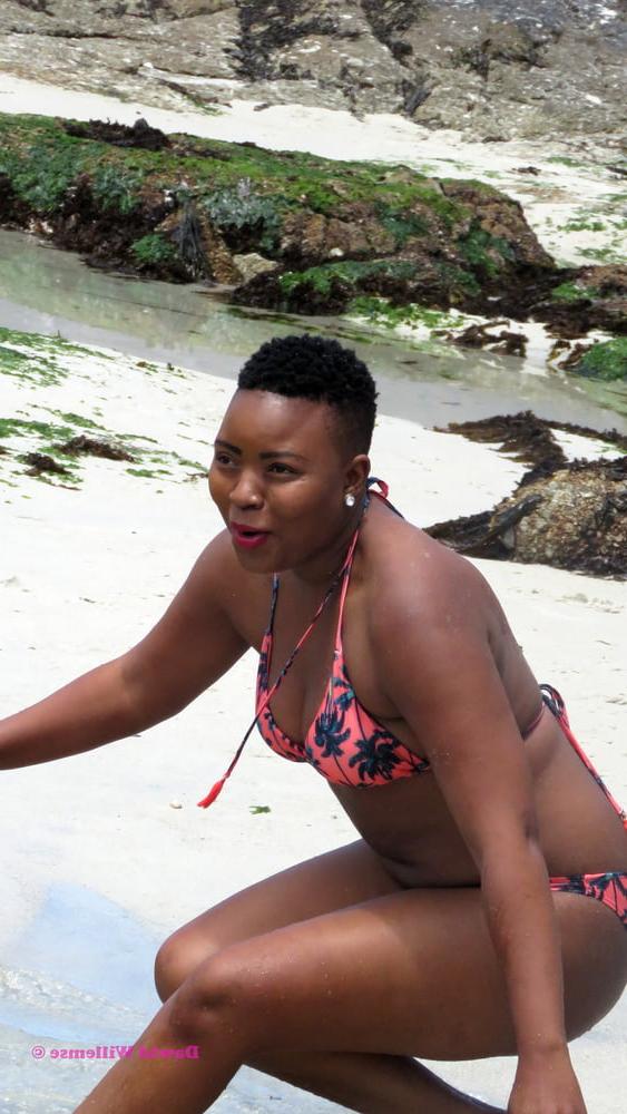 25P South Africa - Girls Posing 05