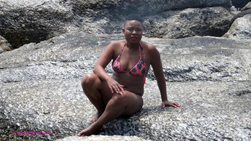 25P South Africa - Girls Posing 05