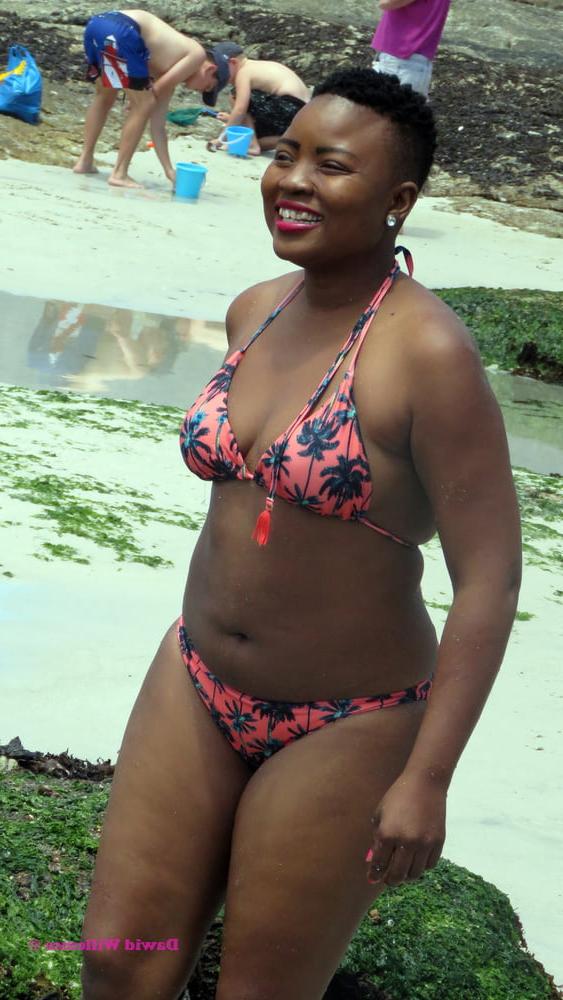 25P South Africa - Girls Posing 05