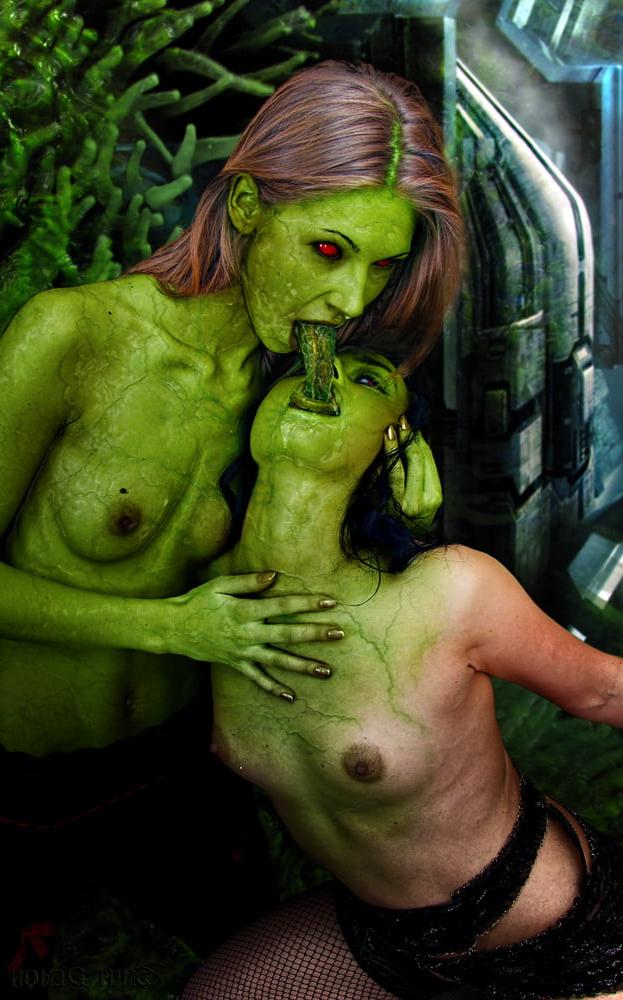 21P Alien Photoshops 1