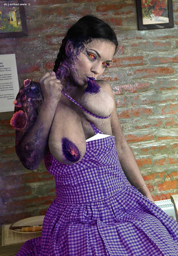 21P Alien Photoshops 1