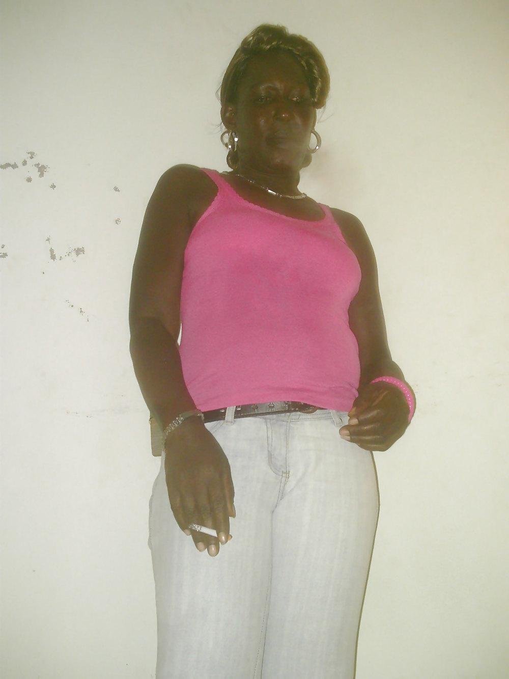 25P 47yr old smoking African Babsy (please comment)