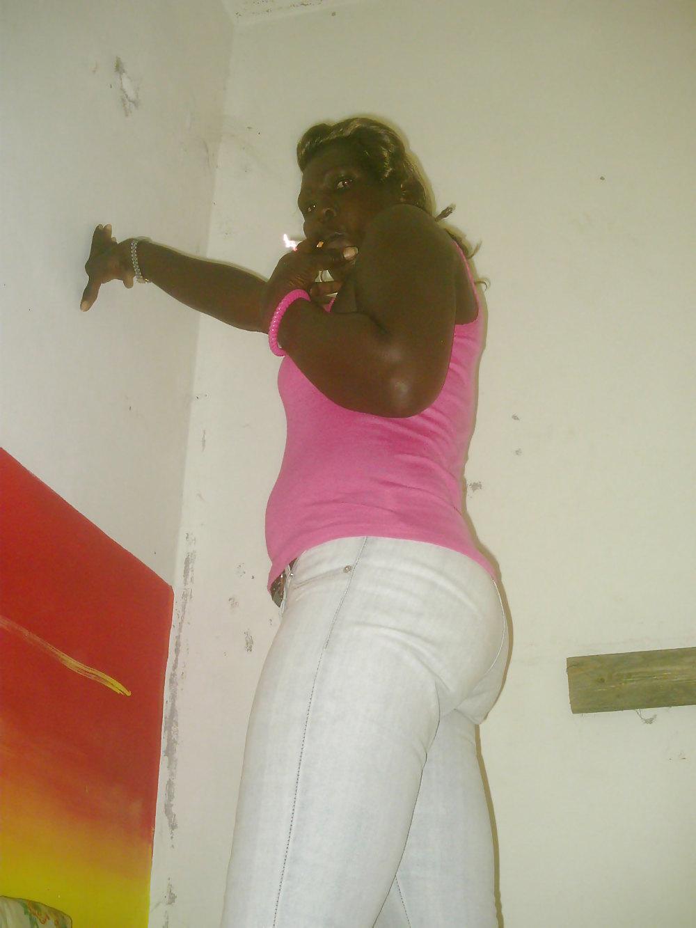 25P 47yr old smoking African Babsy (please comment)