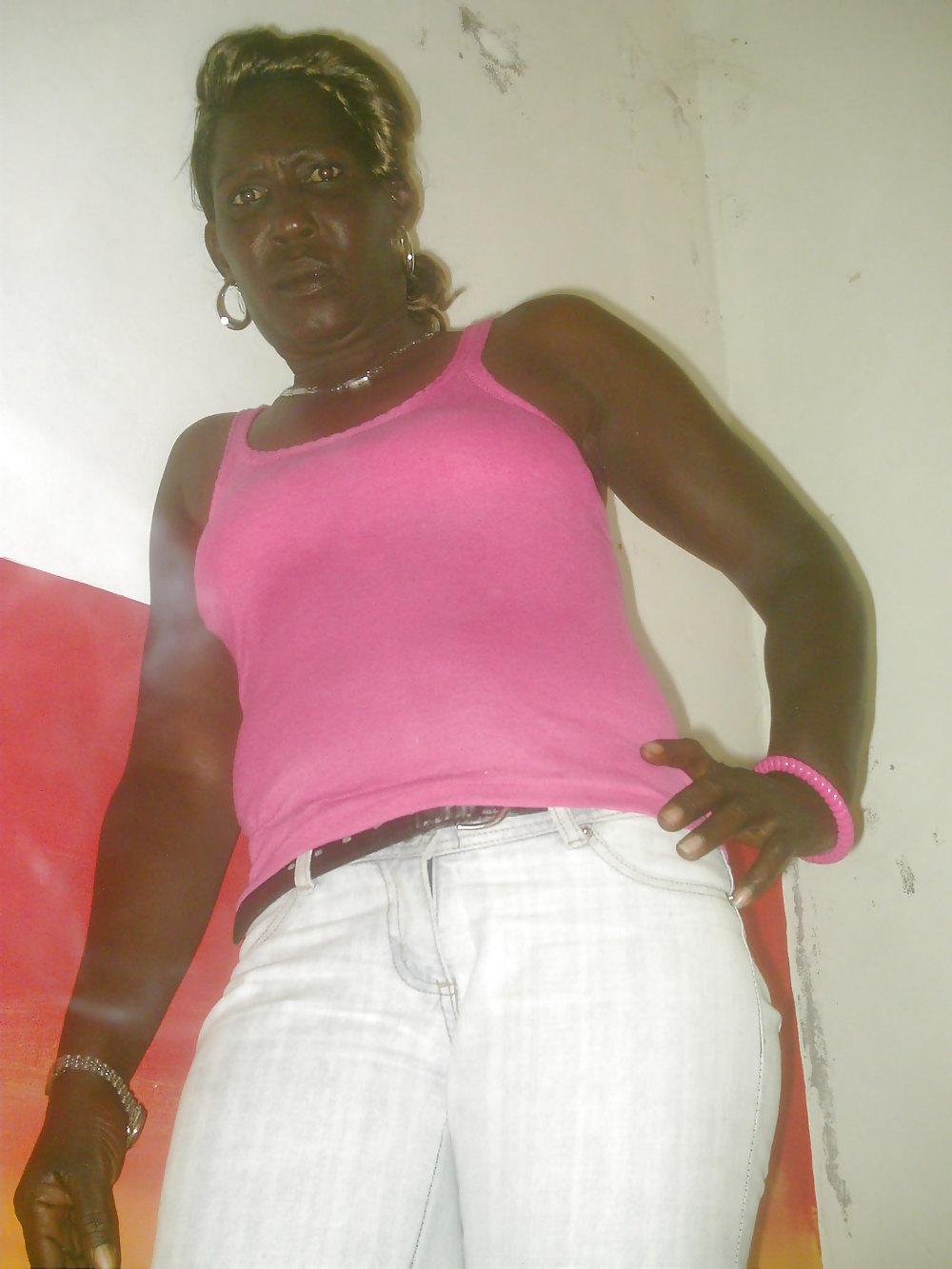 25P 47yr old smoking African Babsy (please comment)