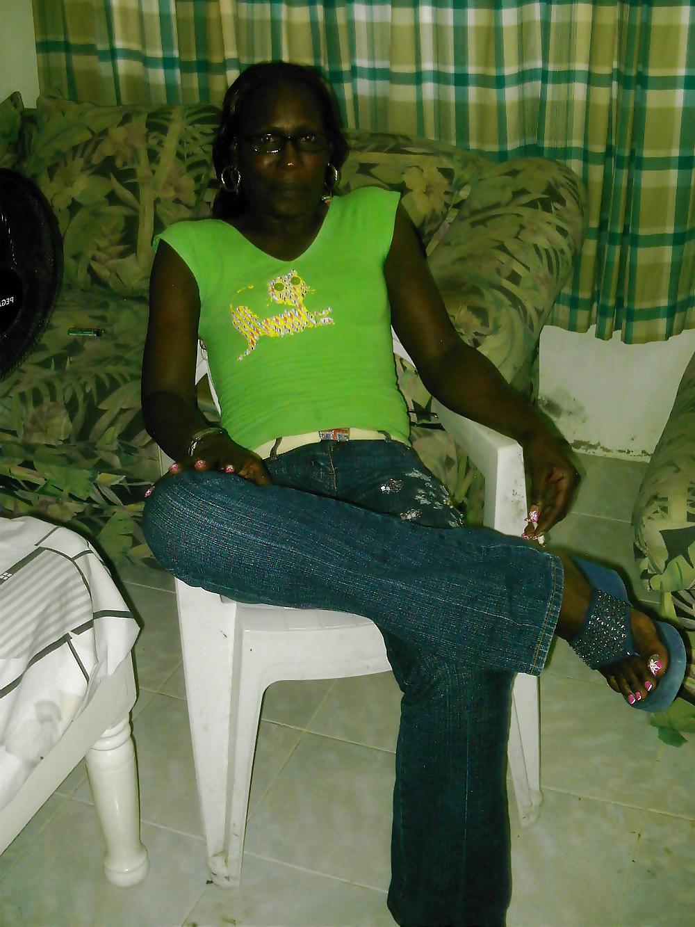 25P 47yr old smoking African Babsy (please comment)