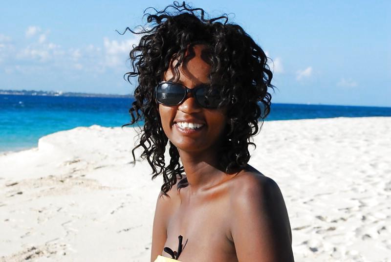 25P AFRICAN BEAUTIFUL GIRL