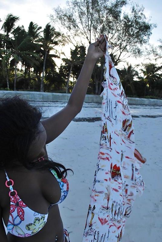 25P AFRICAN BEAUTIFUL GIRL