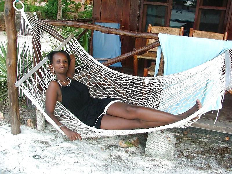 25P AFRICAN BEAUTIFUL GIRL