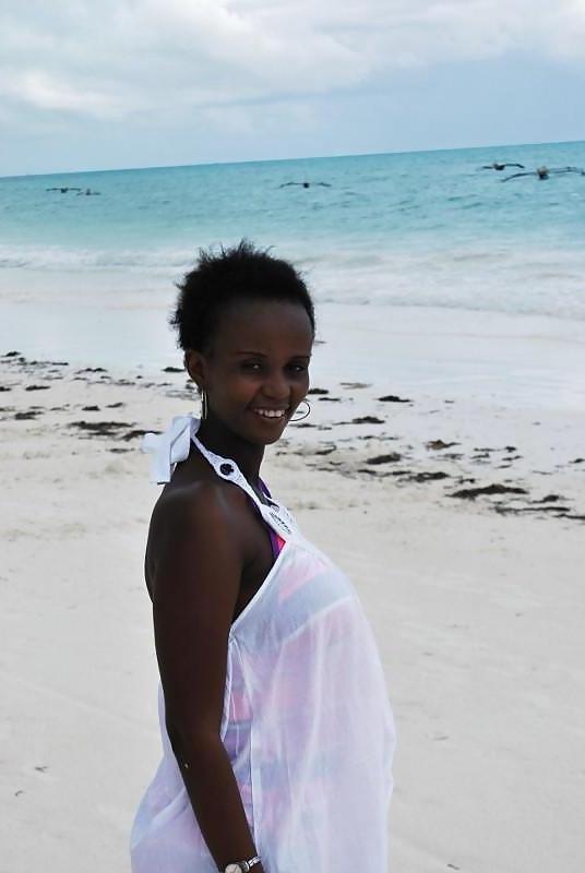 25P AFRICAN BEAUTIFUL GIRL