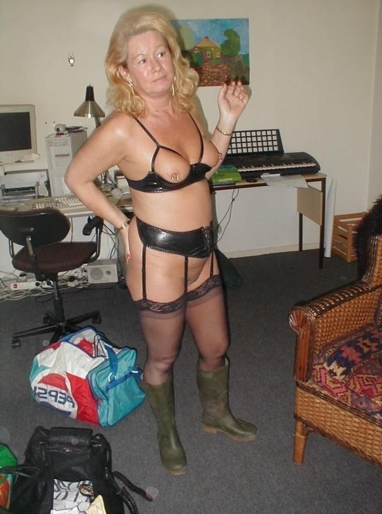 25P AGED 50+ SLUTS 105
