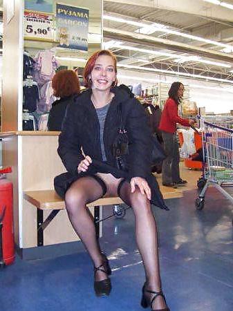 25P Public Nude Amateur