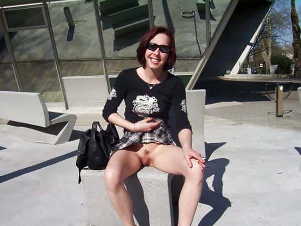 25P Public Nude Amateur