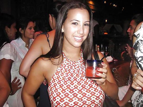 25P Big Boobed Brunette Self Shot Amateur Hottie #2