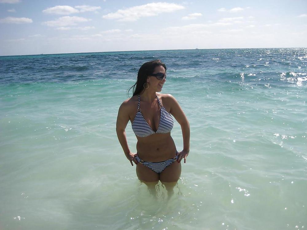 25P Big Boobed Brunette Self Shot Amateur Hottie #2
