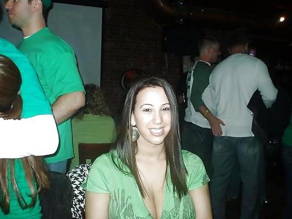 25P Big Boobed Brunette Self Shot Amateur Hottie #2
