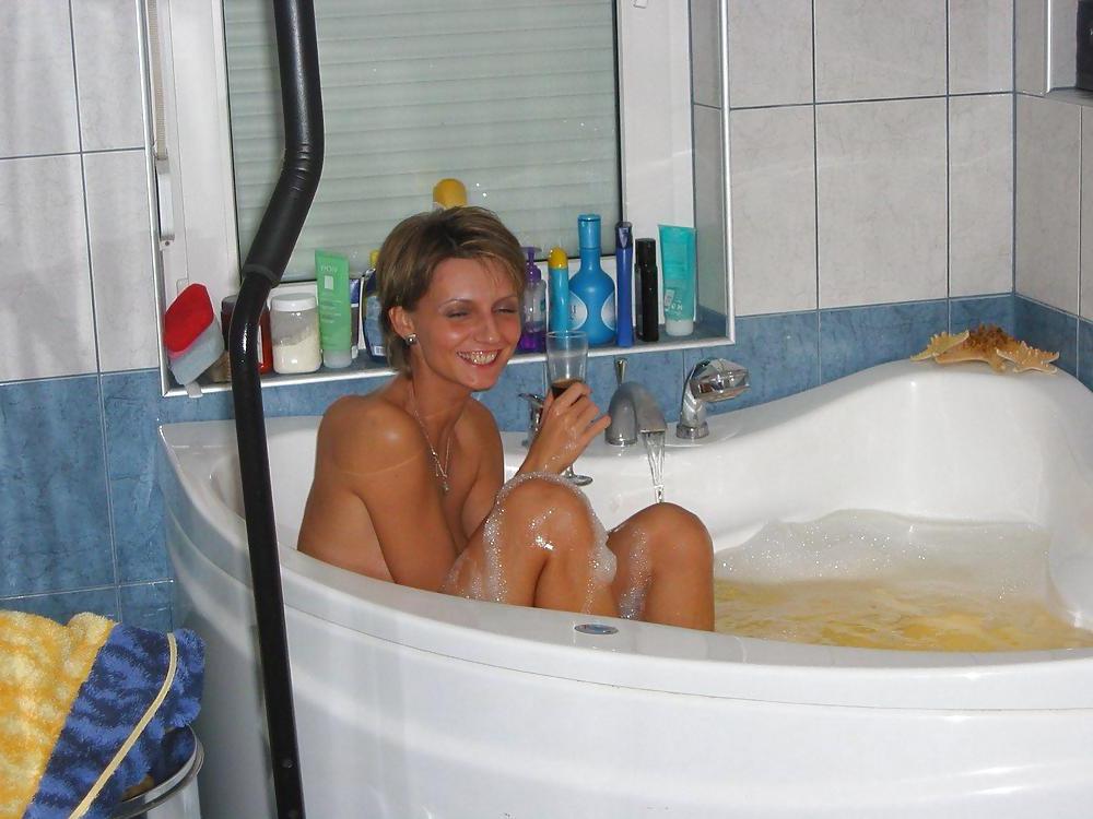 25P NICE AMATEUR MILFS