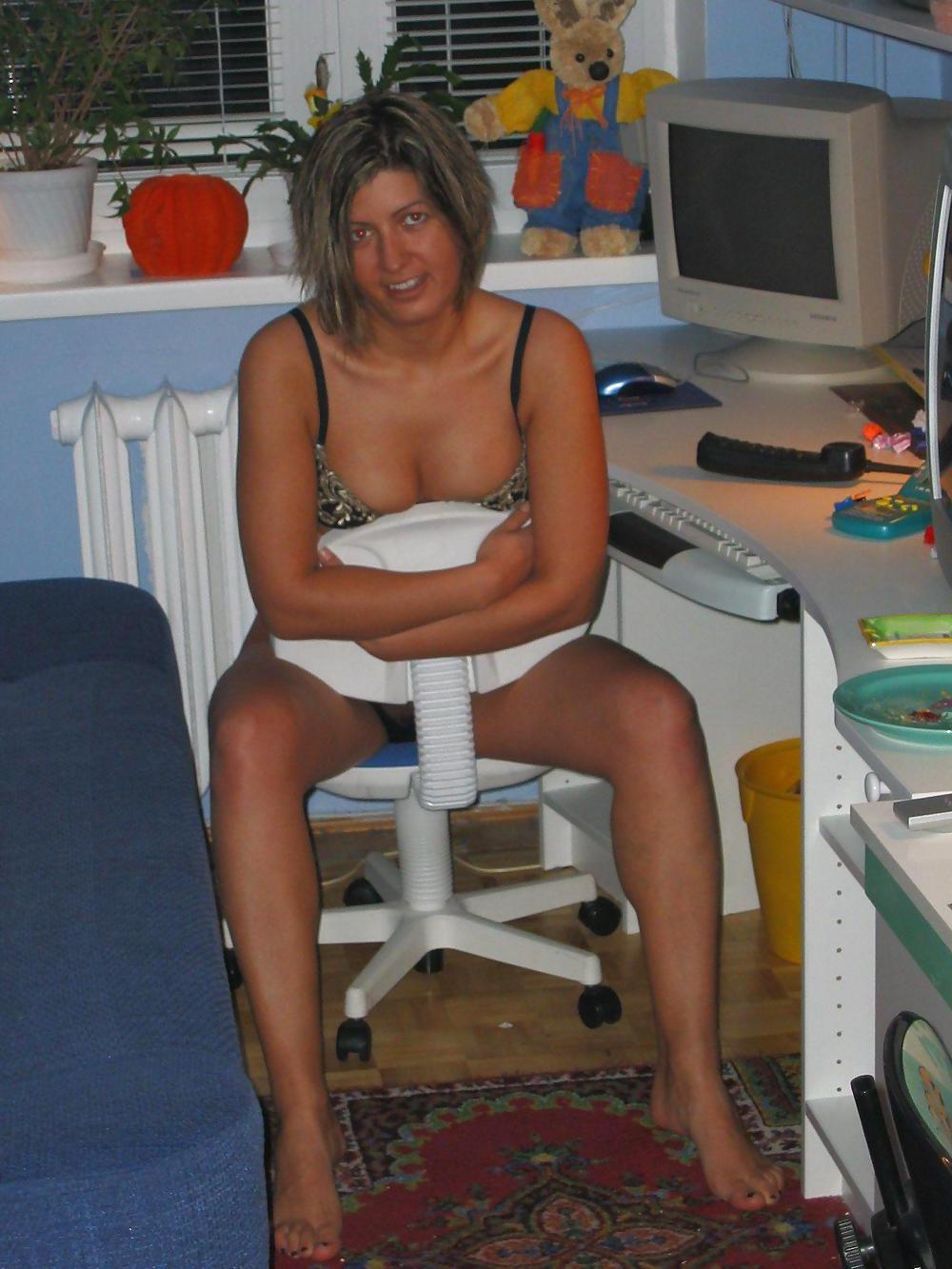 25P NICE AMATEUR MILFS