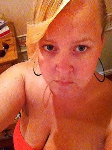 25P Mature amateur clothed 2