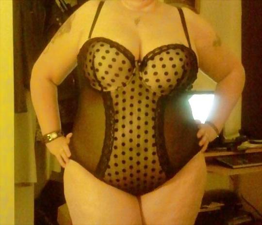 25P Mature Amateur Clothed 3