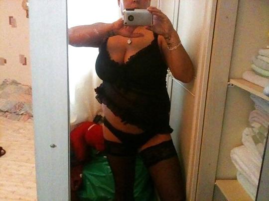 25P Mature Amateur Clothed 3
