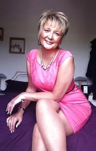 25P Mature Amateur Clothed 3