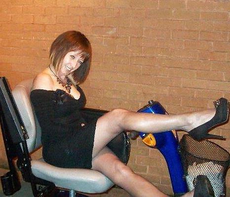25P Mature Amateur Clothed 3