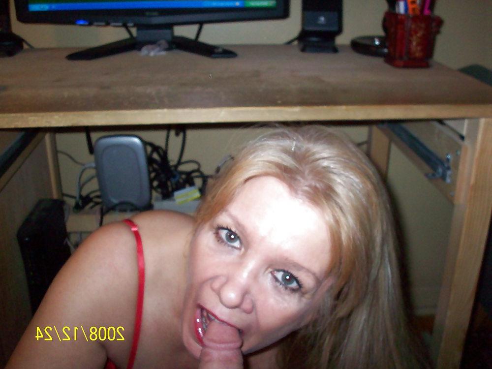 25P Sucking cock by amateur mature woman