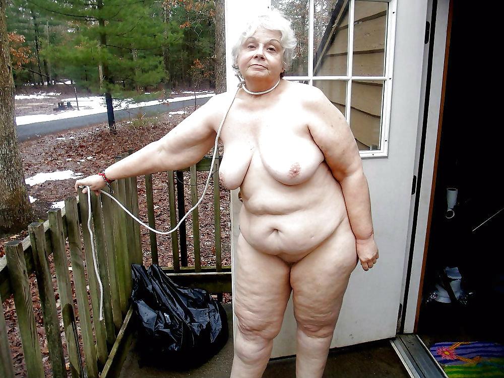 24P Amateur Matures & Grannies Naked Outdoors