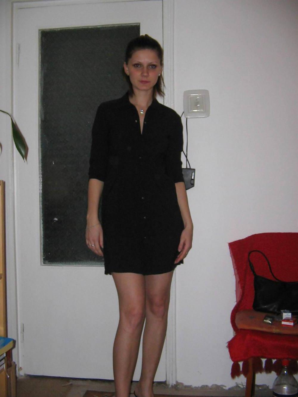 25P Amateur teen topless on the beach
