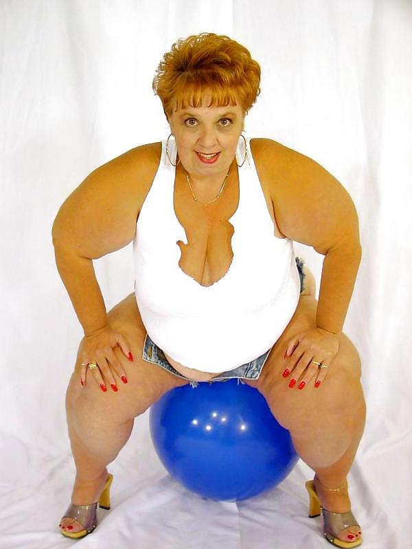 16P Stunning alluring mature goddess