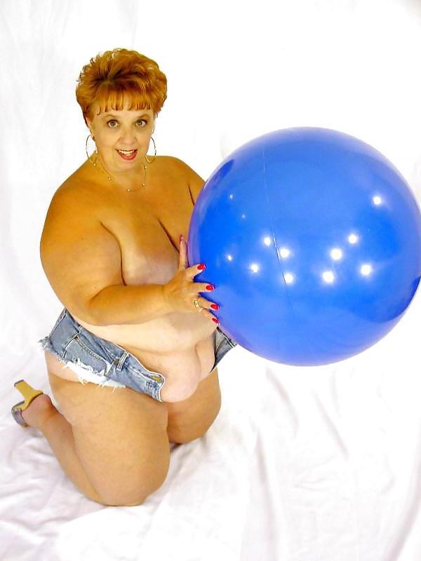 16P Stunning alluring mature goddess
