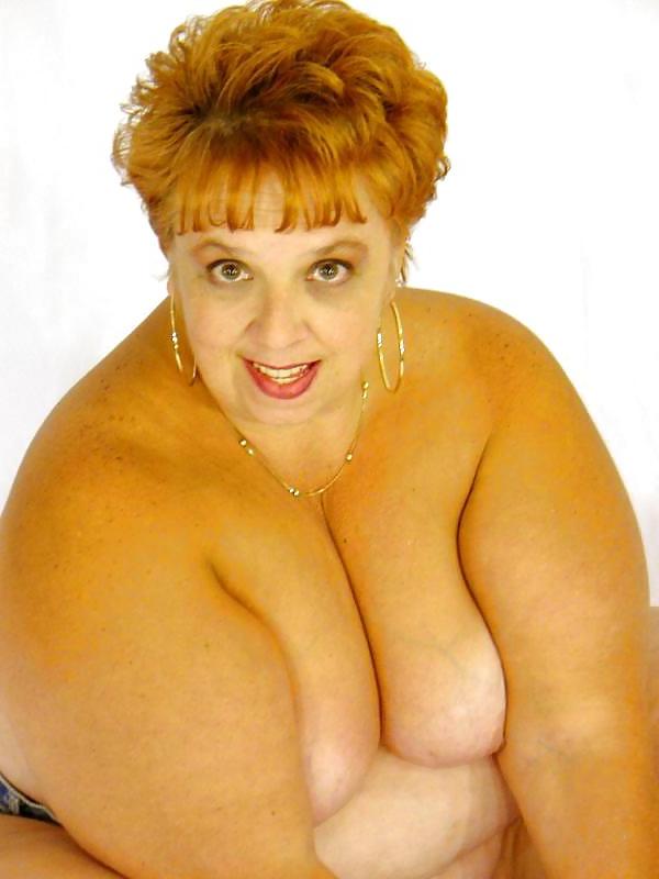 16P Stunning alluring mature goddess