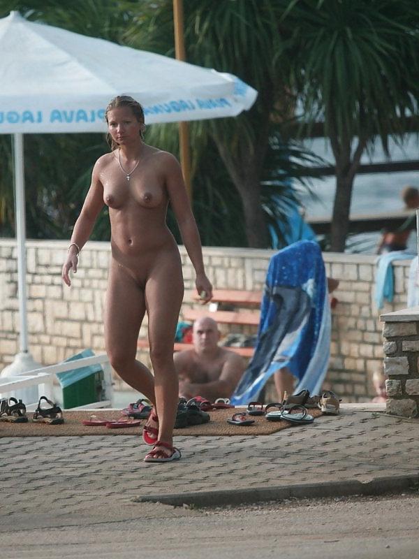 25P The Beauty of Amateur Beach Teens