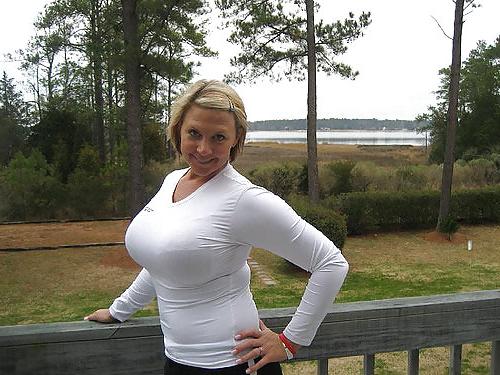 19P Hot amateur Milf with nice tits