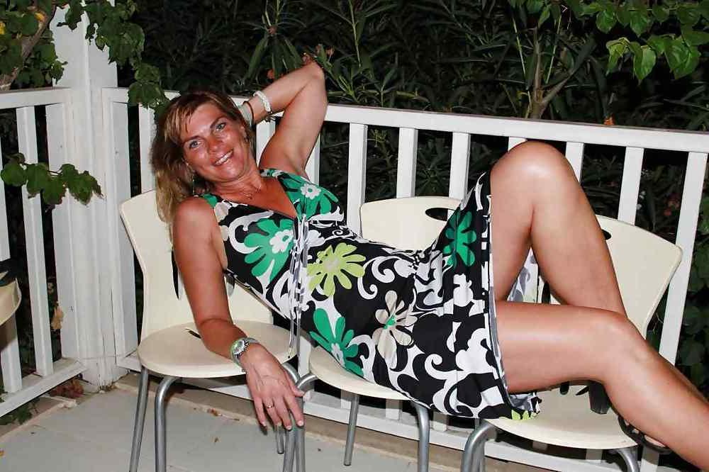 25P Amateur Hot Moms MIX#2 (NoN-Porn) by DarKKo