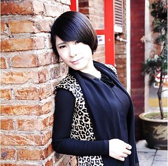 25P Amateur asian girls with short hair