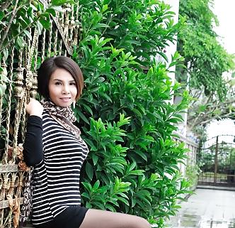 25P Amateur asian girls with short hair