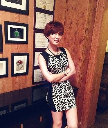 25P Amateur asian girls with short hair