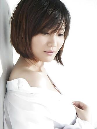 25P Amateur asian girls with short hair