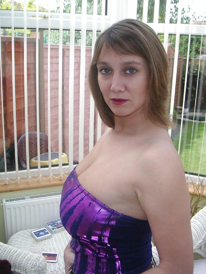 15P Stunning alluring mesmirizing milf goddess demi