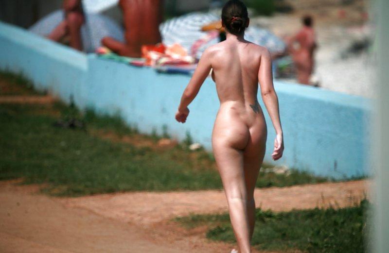 22P The Beauty of Amateur Beach Nudists