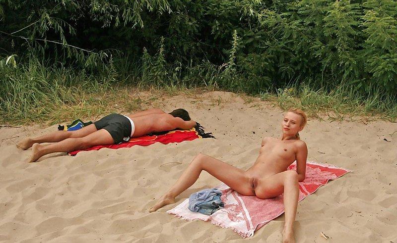 22P The Beauty of Amateur Beach Nudists