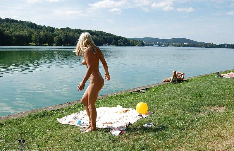 22P The Beauty of Amateur Beach Nudists