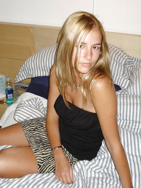 11P The Beauty of Amateur Blonde Teen